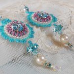 BO Beauty Alicia Azul bordado con cristales de Swarovski, perlas redondas y rocallas Miyuki